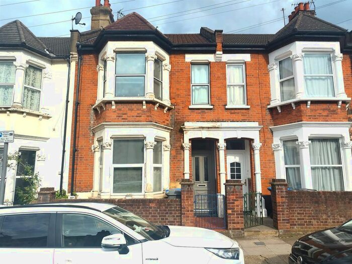 3 Bedroom Maisonette To Rent In St. Thomas's Road, London, NW10