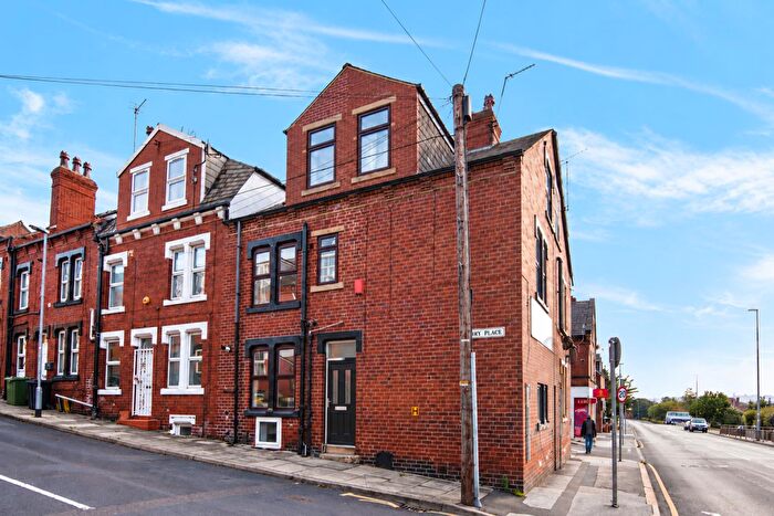 5 Bedroom End Of Terrace House To Rent In Quarry Place, Woodhouse, LS6