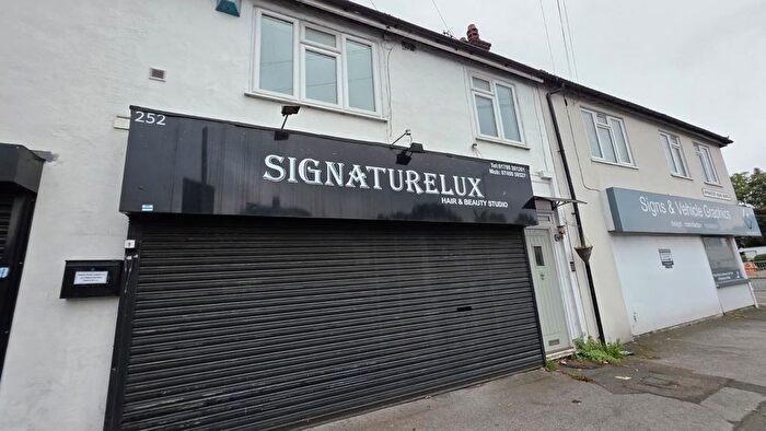 3 Bedroom Flat To Rent In Upminster Road North, Rainham, RM13