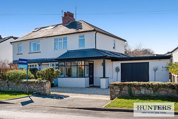 3 Bedroom Semi-Detached House For Sale In Glencairn Batter Lane, Rawdon, Leeds, LS19