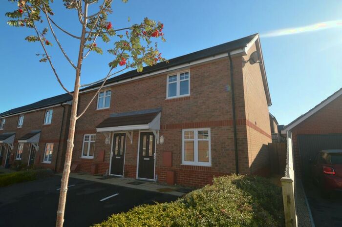 2 Bedroom Semi-Detached House To Rent In Teglease Gardens, Clanfield, PO8