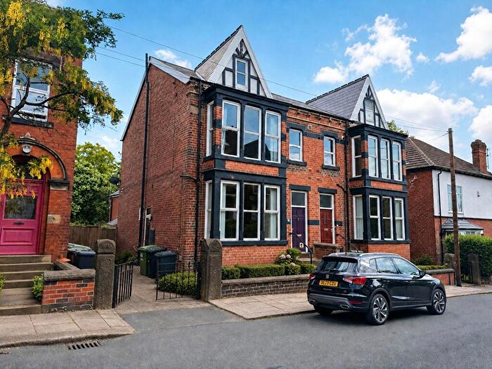3 Bedroom Apartment To Rent In Roundhay Mount, Chaep Allerton, Leeds, LS8