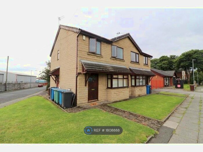 1 Bedroom Maisonette To Rent In Brookshaw Street, Bury, BL9