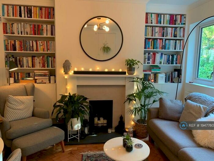 3 Bedroom Flat To Rent In South Close, London, N6