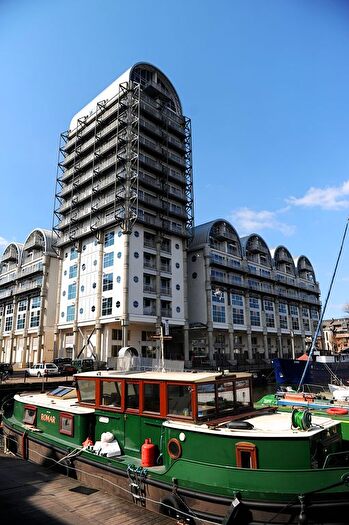 3 Bedroom Flat To Rent In Sweden Gate, Surrey Quays, SE16