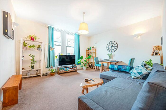 1 Bedroom Flat To Rent In Balham High Road, London, SW12