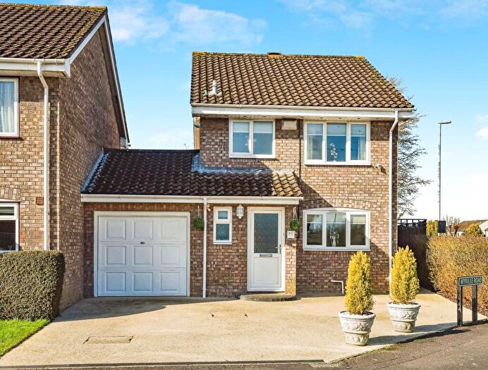 3 Bedroom Link Detached House For Sale In Wyville Road, Frome, BA11