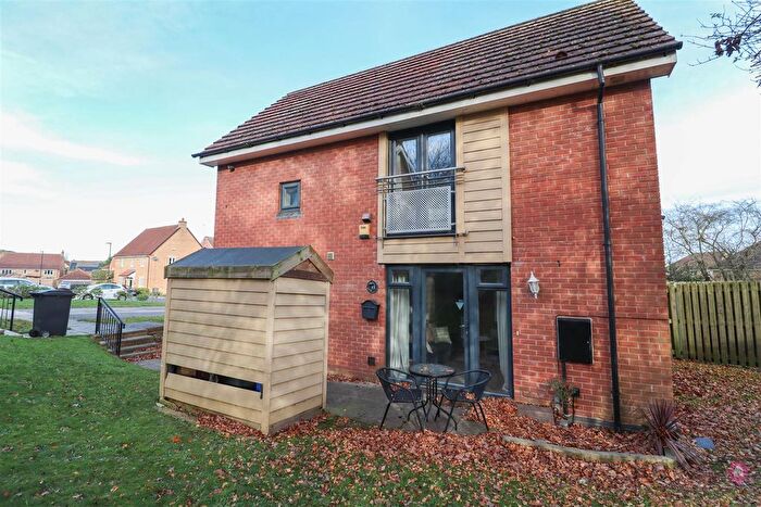 1 Bedroom End Of Terrace House For Sale In Oxclose Park Rise, Halfway, Sheffield, S20