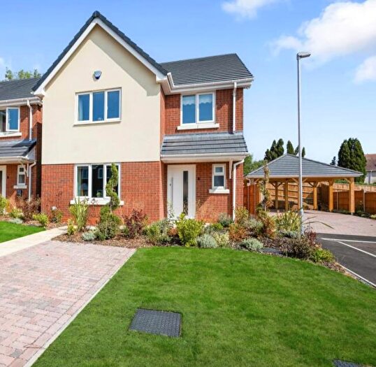 4 Bedroom House To Rent In Nicholson Court, Kidderminster, DY10