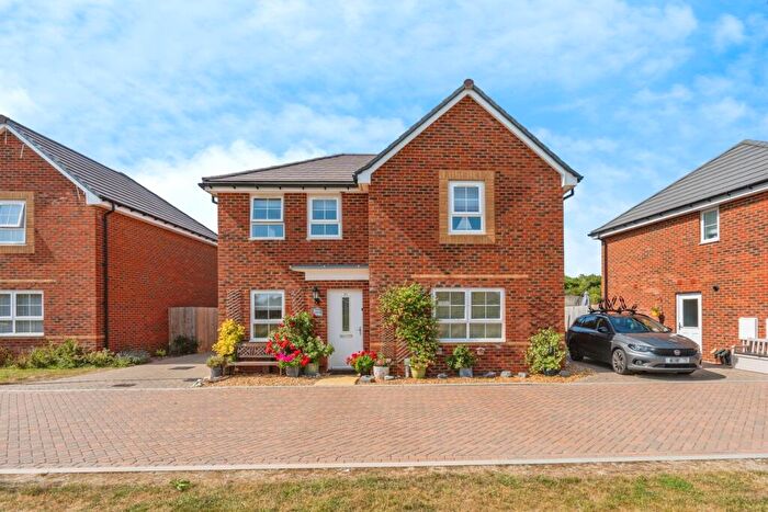 4 Bedroom Detached House For Sale In Wooster Close, Emsworth, Hampshire, PO10