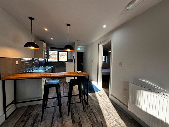 2 Bedroom Flat To Rent In Old Brickyard, Nottingham, Nottinghamshire, NG3