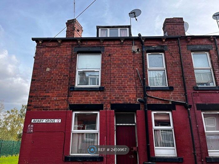 2 Bedroom End Of Terrace House To Rent In Aviary Grove, Leeds, LS12