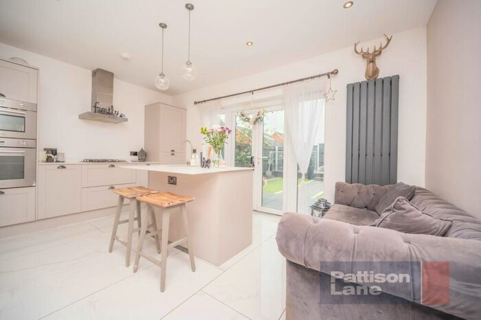 3 Bedroom House To Rent In Dale Crescent, Barton Seagrave, Kettering, NN15