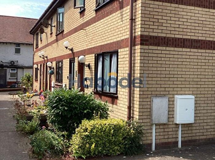 2 Bedroom Flat To Rent In Alderney Court Mews, Seacroft Esplanade, Skegness, PE25