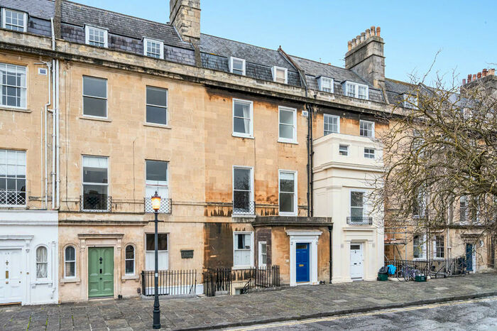 1 Bedroom Apartment To Rent In Queens Parade, Bath, BA1