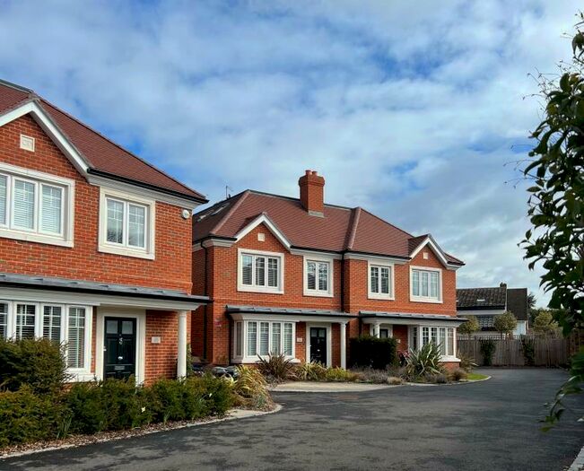 5 Bedroom Semi-Detached House To Rent In Westdene Way, Weybridge, Surrey, KT13