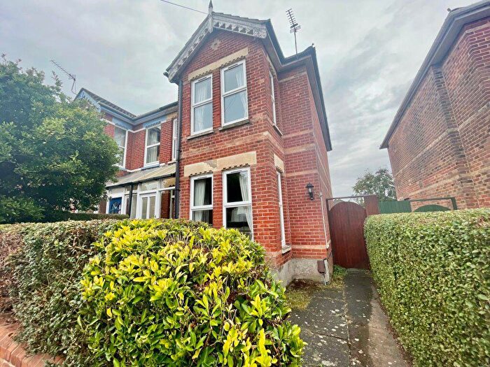 4 Bedroom House To Rent In Student Four Double Bedroom, Sedgley Road (), P04