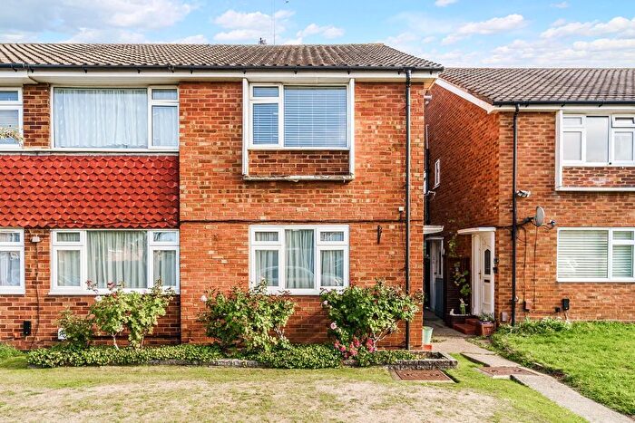 2 Bedroom Maisonette For Sale In Jasmin Road, West Ewell, KT19