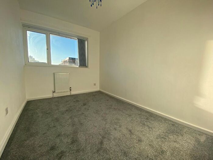 5 Bedroom Terraced House To Rent In Darwin Walk, Northampton, NN5