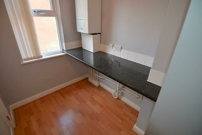 2 Bedroom Flat To Rent In Highfield Road, Rock Ferry, CH42