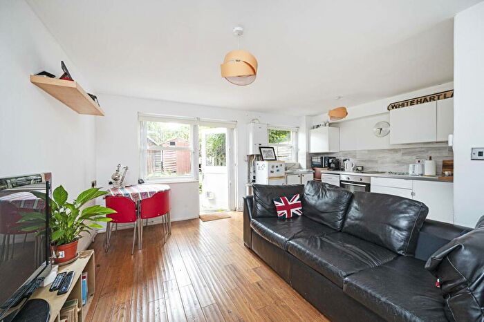 1 Bedroom Flat To Rent In Edmeston Close, Hackney, London, E9