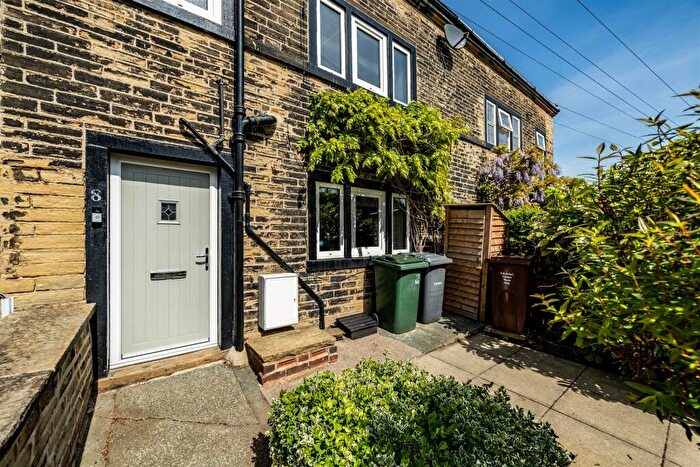 2 Bedroom House For Sale In Brook Lane, Clayton, Bradford, BD14
