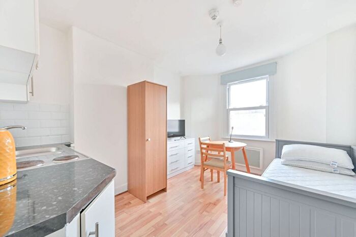 1 Bedroom Studio For Sale In Buxton Road, Willesden Green, London, NW2