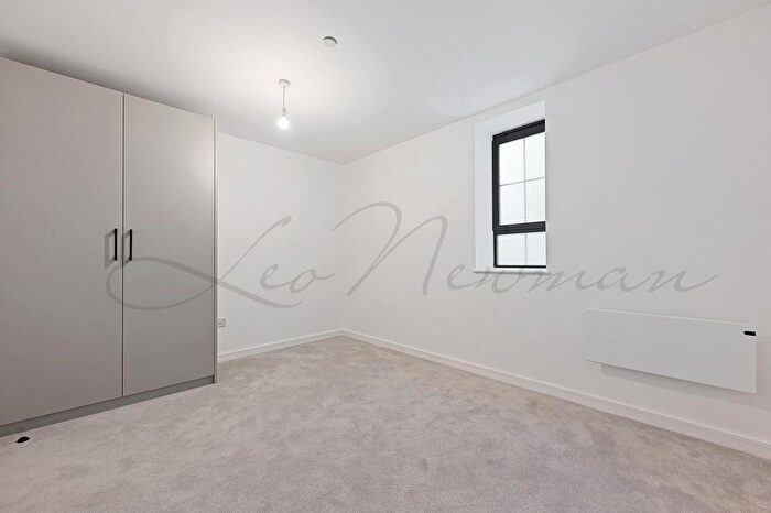 2 Bedroom Flat To Rent In Caroline Street, Limehouse, E1