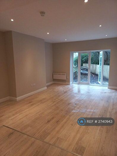 1 Bedroom Flat To Rent In Crescent Road, Bournemouth, BH2