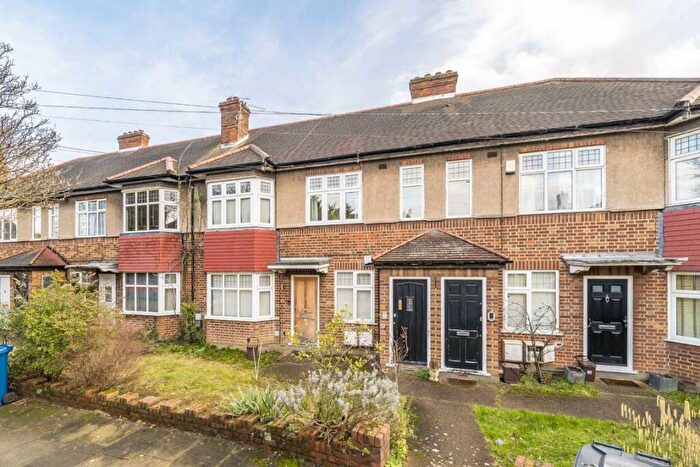 2 Bedroom Flat To Rent In Porch Way, Whetstone, N20