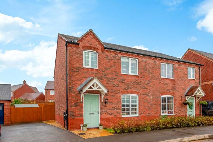 3 Bedroom Semi-Detached House For Sale In Bradley Drive, Shipston-on-Stour, CV36