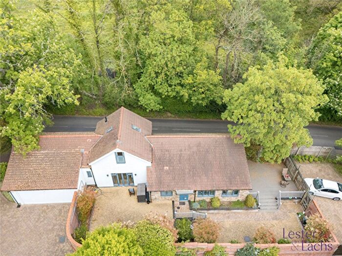 3 Bedroom Bungalow For Sale In Lingmere Close, Chigwell, Essex, IG7