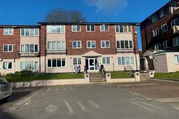 2 Bedroom Flat To Rent In Lizmans Court, Cowley, OX4