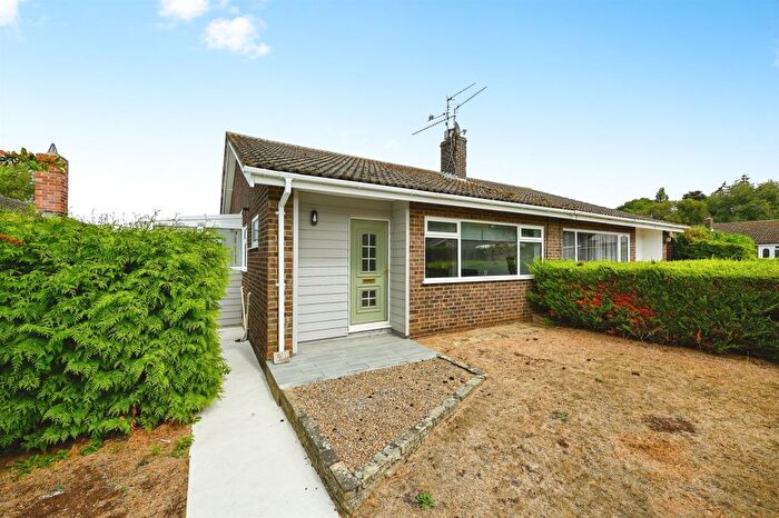 2 Bedroom Semi-Detached Bungalow For Sale In Grovelands, Ingoldisthorpe, King's Lynn, PE31