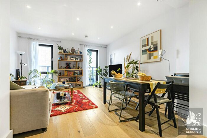 3 Bedroom Apartment To Rent In The Textile Building, A Chatham Place, Hackney, London, E9