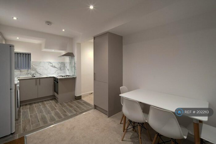 4 Bedroom Semi-Detached House To Rent In Marshfield Road, Bristol, BS16