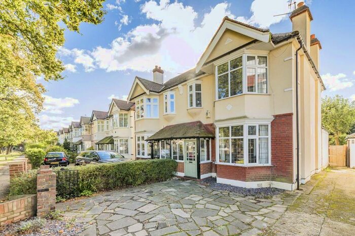 4 Bedroom Property To Rent In Coombe Lane, London SW20