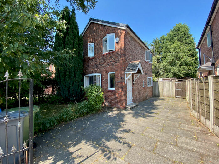 3 Bedroom Semi-Detached House To Rent In Mauldeth Road West, Manchester, M20