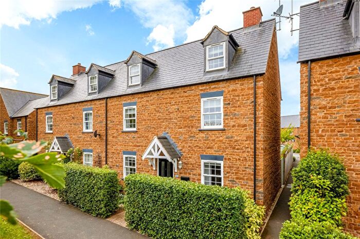 4 Bedroom Semi-Detached House For Sale In Flux Drive, Deddington, Banbury, Oxfordshire, OX15