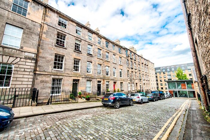 2 Bedroom Flat To Rent In Gayfield Square, Leith Walk, Edinburgh, EH1