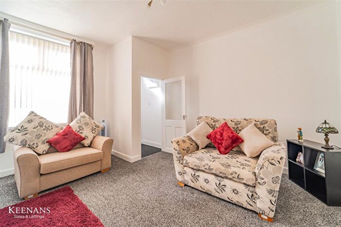 2 Bedroom Terraced House To Rent In Burnley Road, Briercliffe, Burnley, BB10