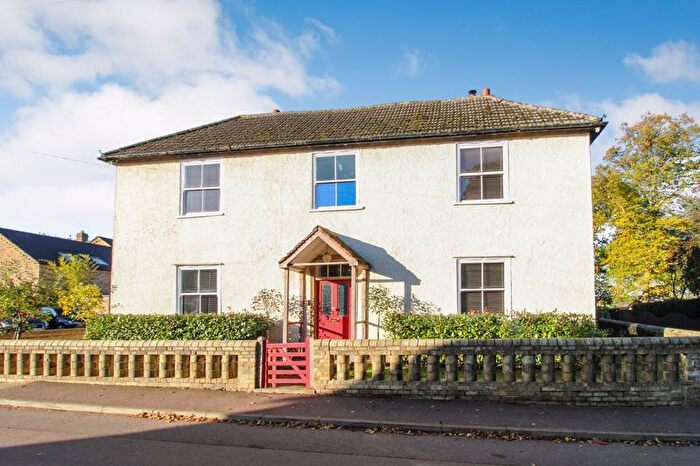 4 Bedroom Detached House For Sale In Grange Street, Shefford, SG17