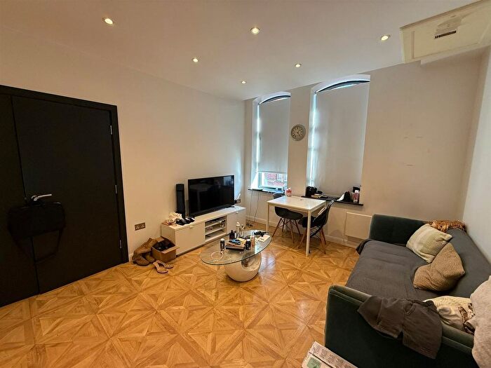 1 Bedroom Flat To Rent In The Calls, Leeds, LS2