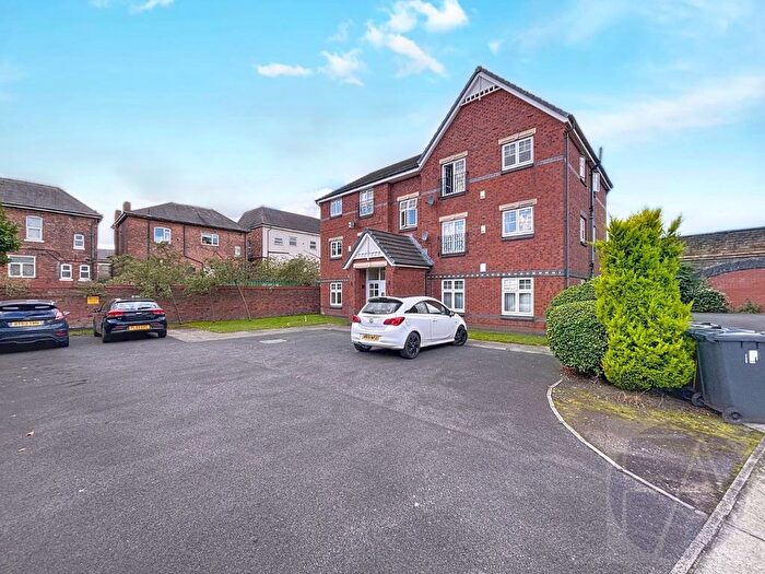 2 Bedroom Flat For Sale In Larkspur Close, Southport, Merseyside, PR8