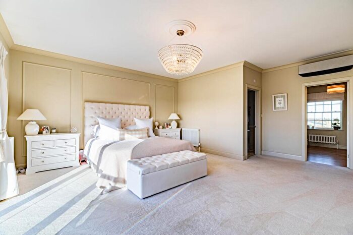 4 Bedroom Detached House For Sale In Meadow View House, Ravensden, Bedford, MK44