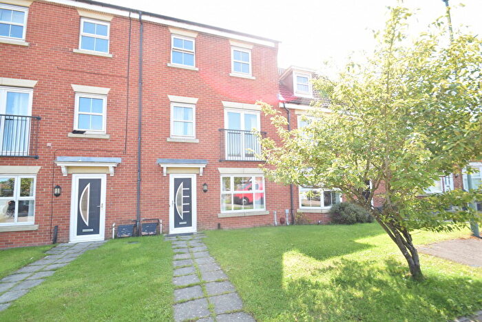 4 Bedroom Town House To Rent In Rolling Mill, Consett, DH8
