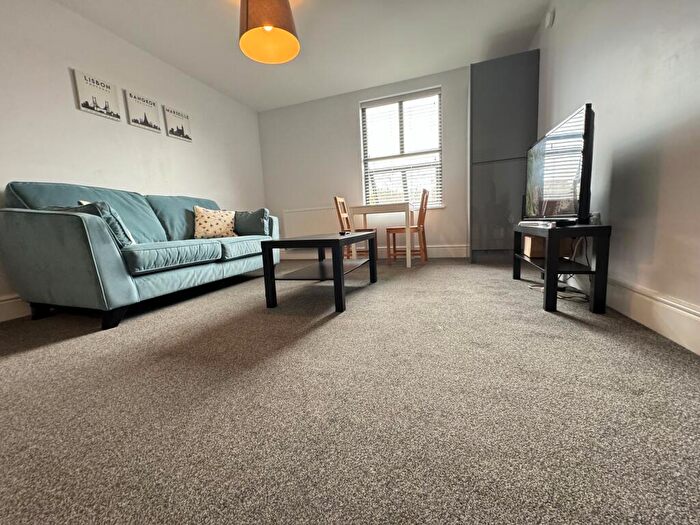 2 Bedroom Apartment To Rent In Flat, Musters Road, West Bridgford, Nottingham, NG2