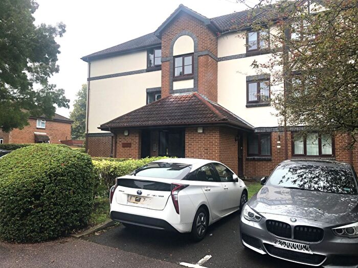 1 Bedroom Flat To Rent In Wordsworth Mead, Redhill, RH1