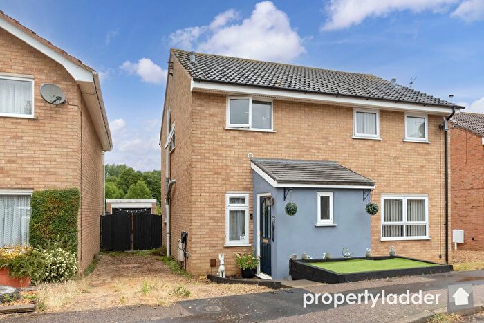 2 Bedroom Semi-Detached House For Sale In Chestnut Avenue, Spixworth, NR10