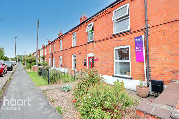 3 Bedroom Terraced House For Sale In Grantham Road, Bracebridge Heath, LN4